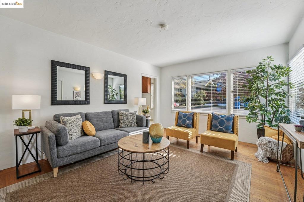 FAT APPLES - Residential