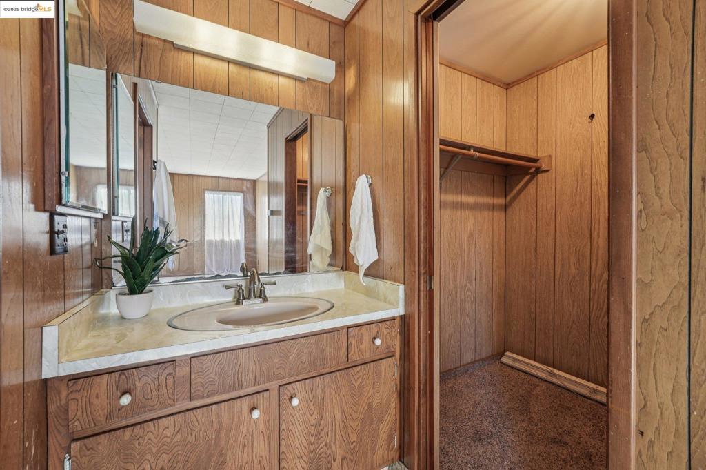 FAT APPLES - Residential