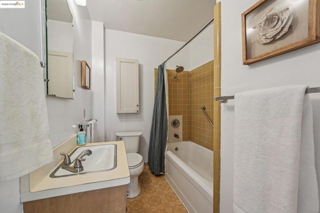 FAT APPLES - Residential