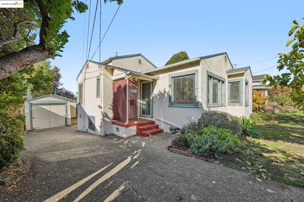 FAT APPLES - Residential