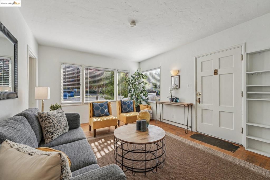 FAT APPLES - Residential