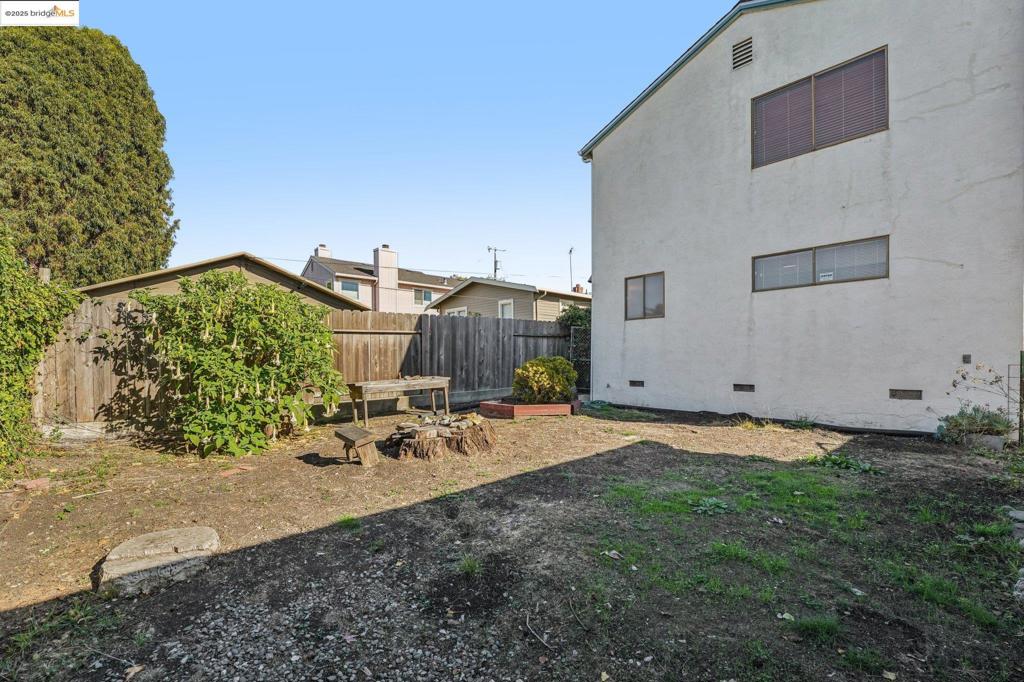 FAT APPLES - Residential