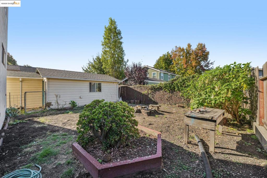 FAT APPLES - Residential