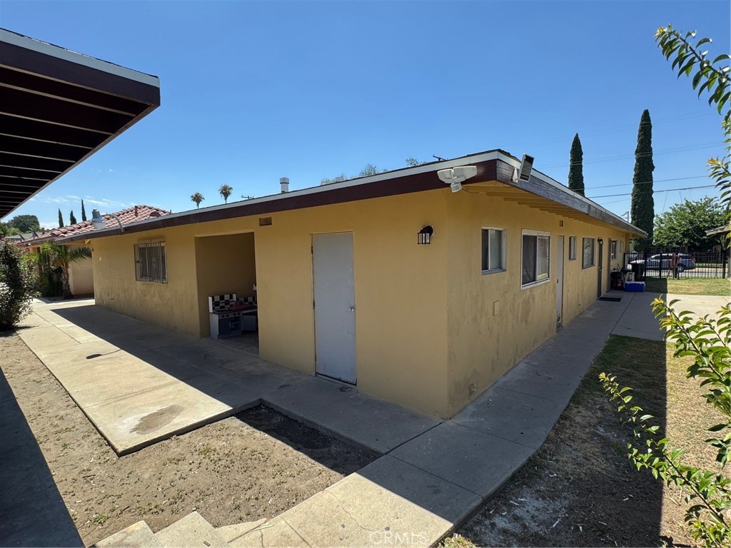 438 W Ramona Drive