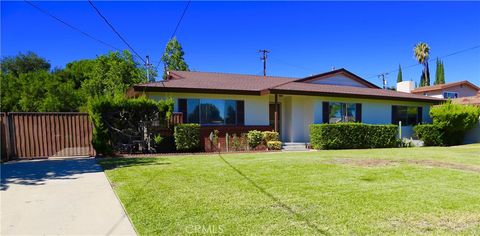 Photo of 12686 3rd St, Chino, CA 91710 (MLS # CV25242243)