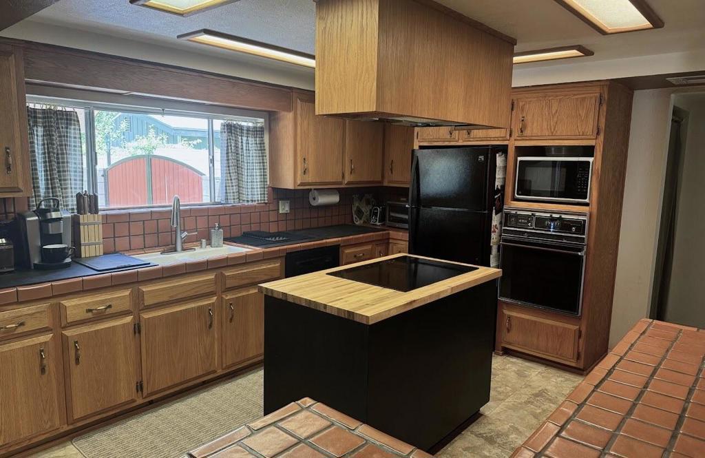 Thomas Mountain - Residential