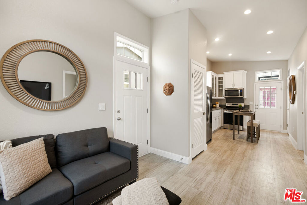 8250 Lankershim Boulevard 29
