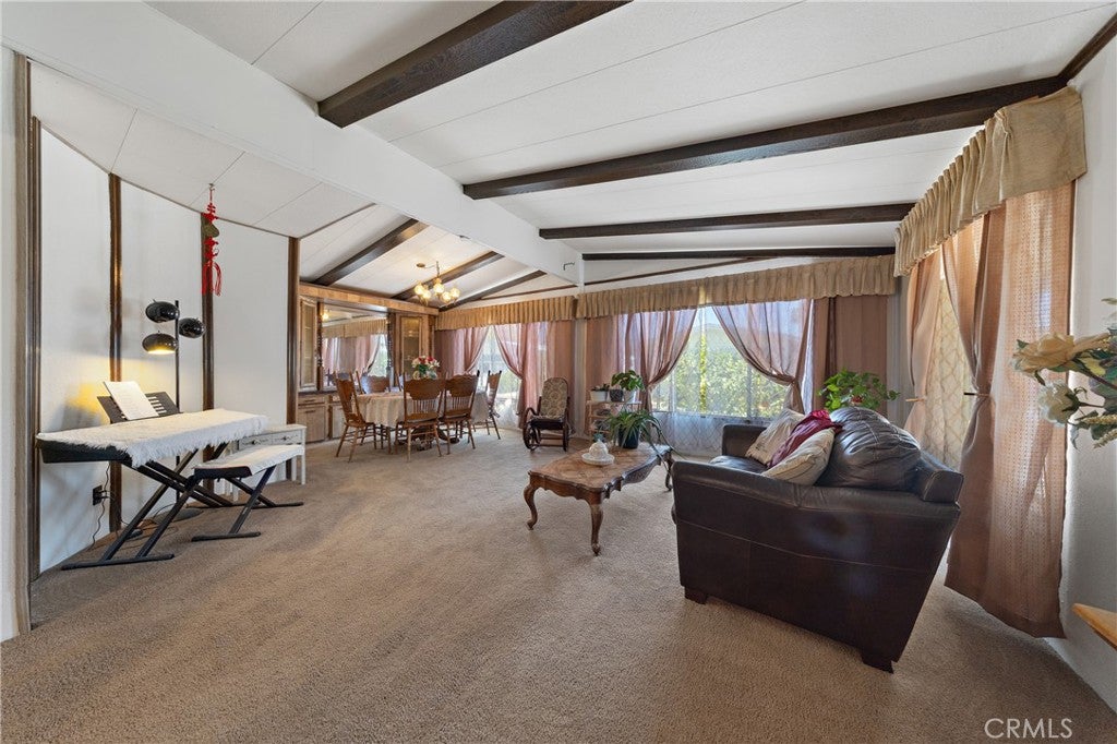 1525 W Oakland Avenue 79