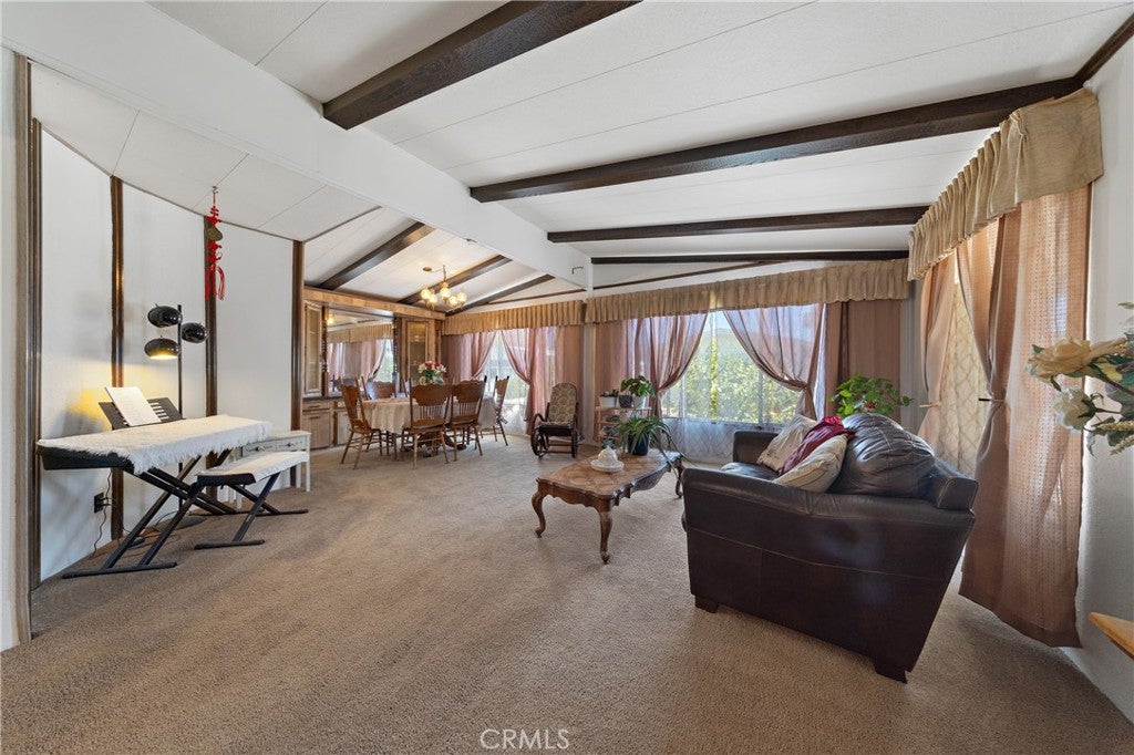 1525 W Oakland Avenue 79