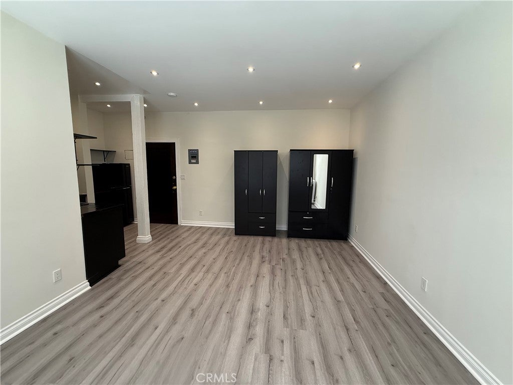 2121 James M Wood BLVD 110, Los Angeles CA 90006