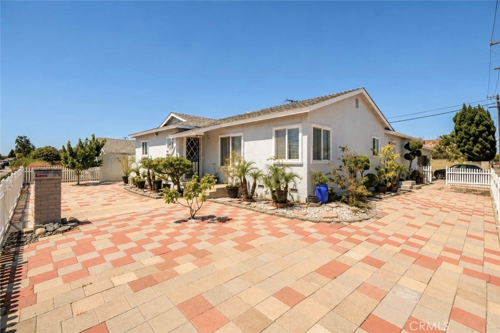 6221 Choctaw Drive