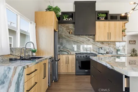 MLS: OC26087804