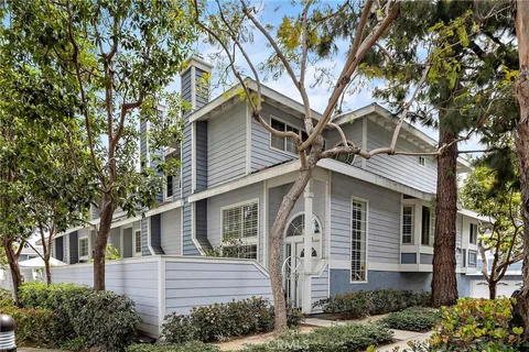 8125 Surfline Dr Unit A, Huntington Beach, CA 92646 - MLS#: PW26082659