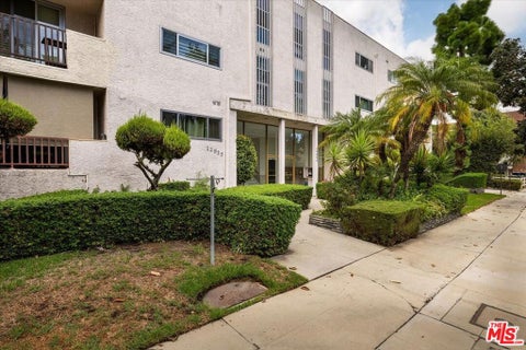 Photo of 12955 Riverside Drive #203, Sherman Oaks, CA 91423 (MLS # 26996111)