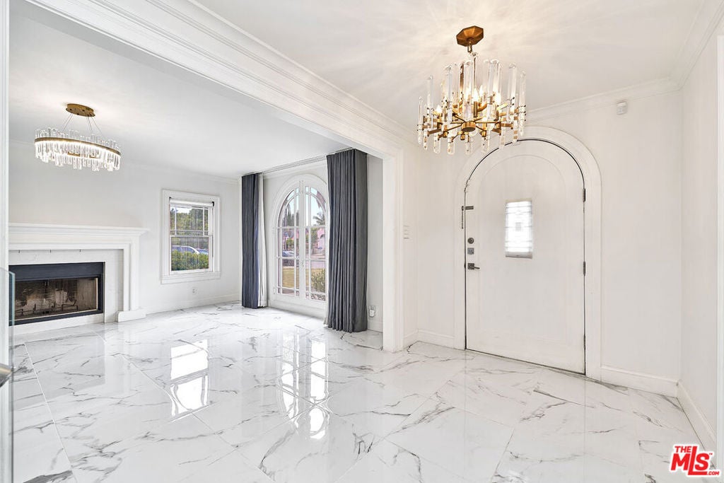 860 S Norton Avenue, Los Angeles CA 90005