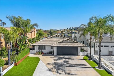 Photo of 22386 Whirlaway Ct, Canyon Lake, CA 92587 (MLS # IV26049066)