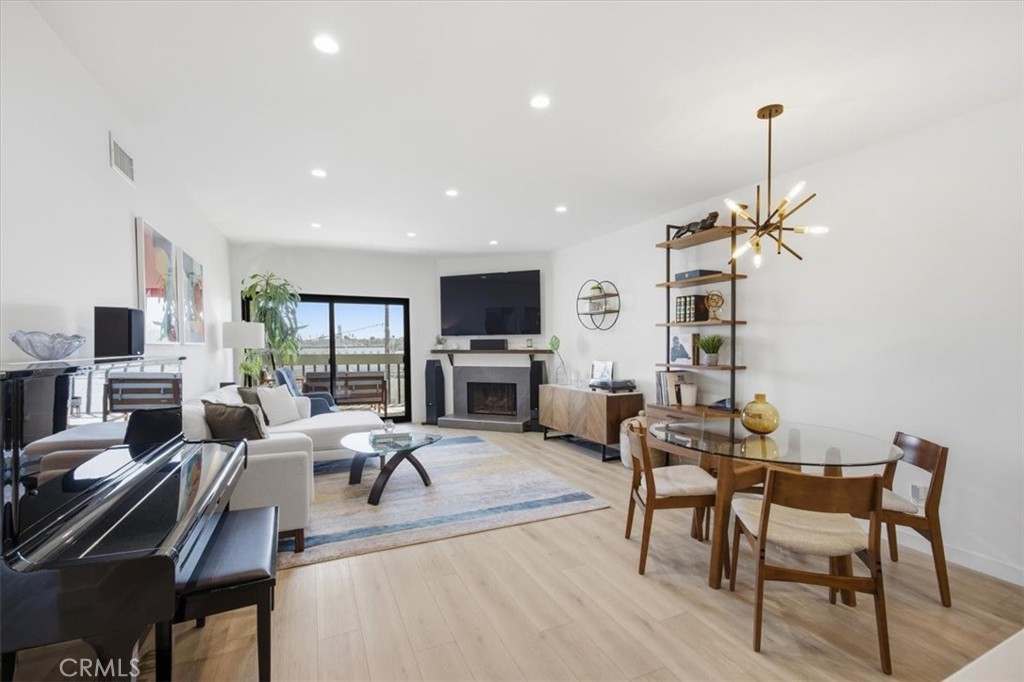 215 W Palm Avenue 301