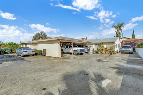 Photo of 120 Trellis Lane Ln, Escondido, CA 92026 (MLS # 260005075SD)