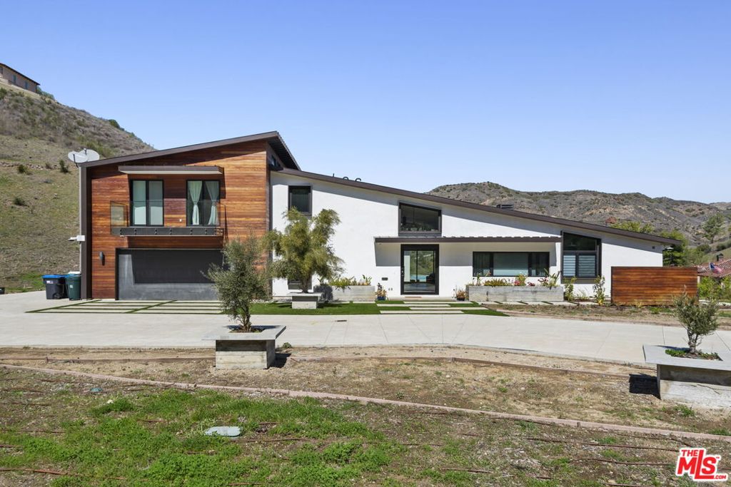 31830 Lobo Canyon