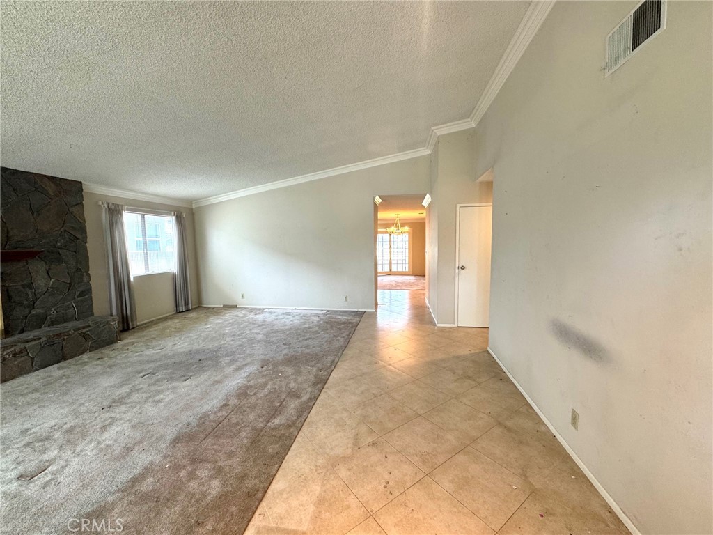 405 S Bluff
