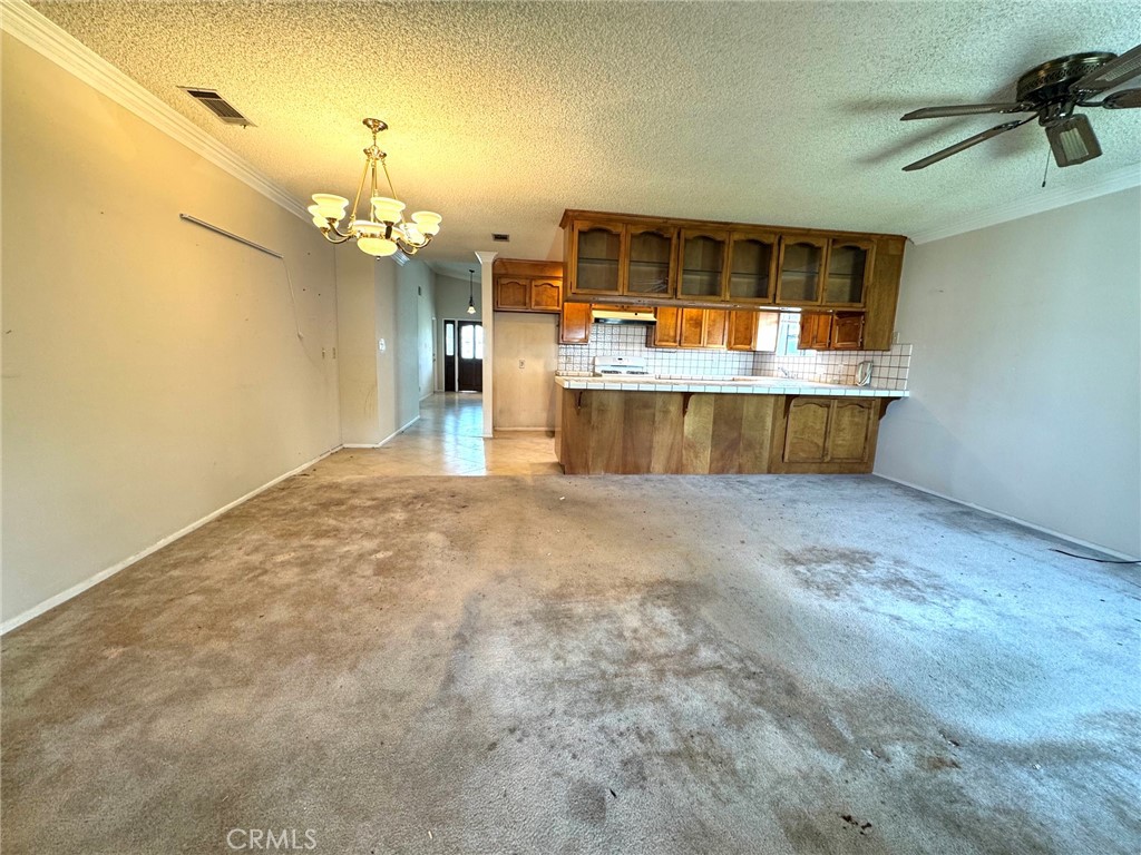 405 S Bluff