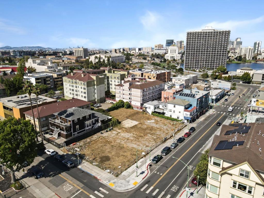 229 International Boulevard