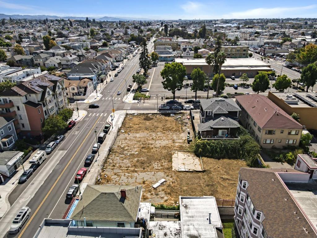 229 International Boulevard