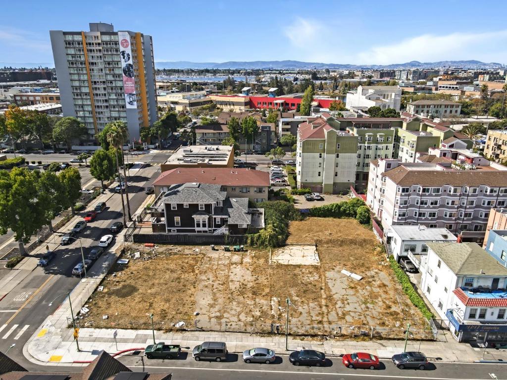 229 International Boulevard