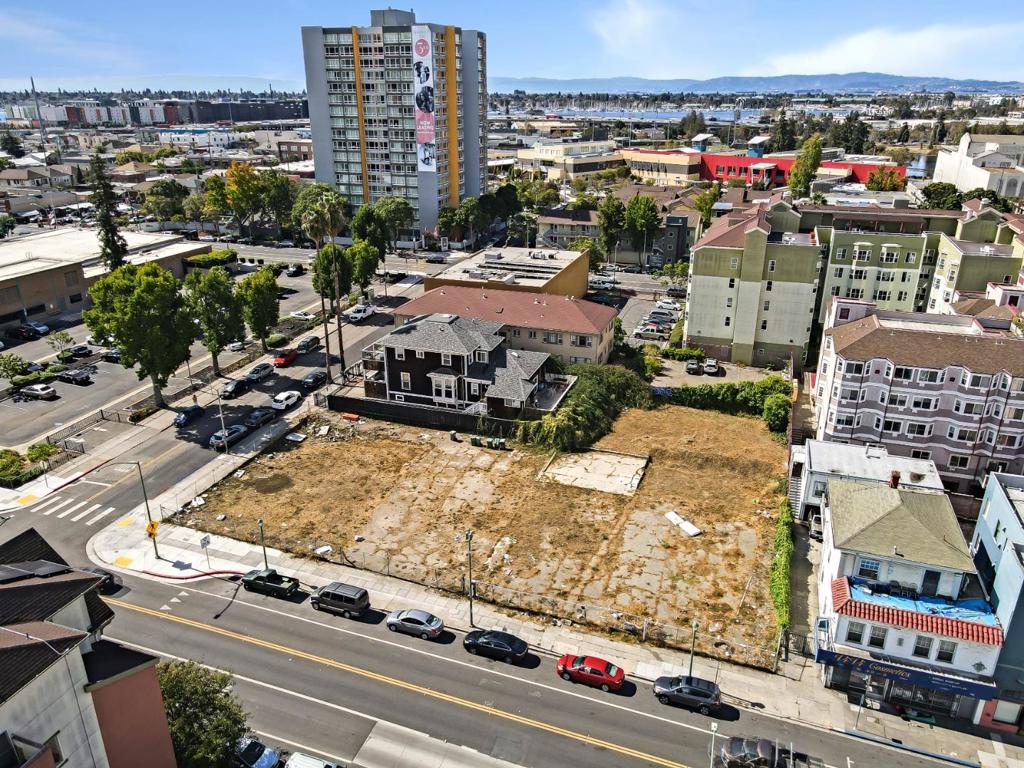 229 International Boulevard