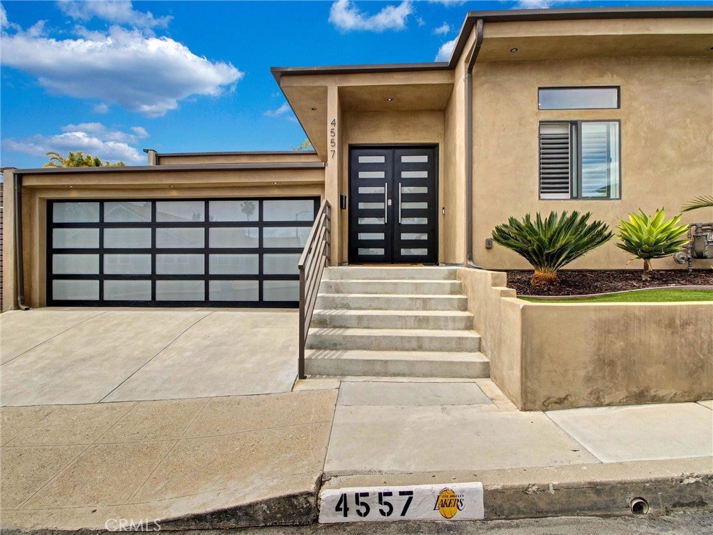 4557 Don Timoteo Drive Dr, Los Angeles CA 90008