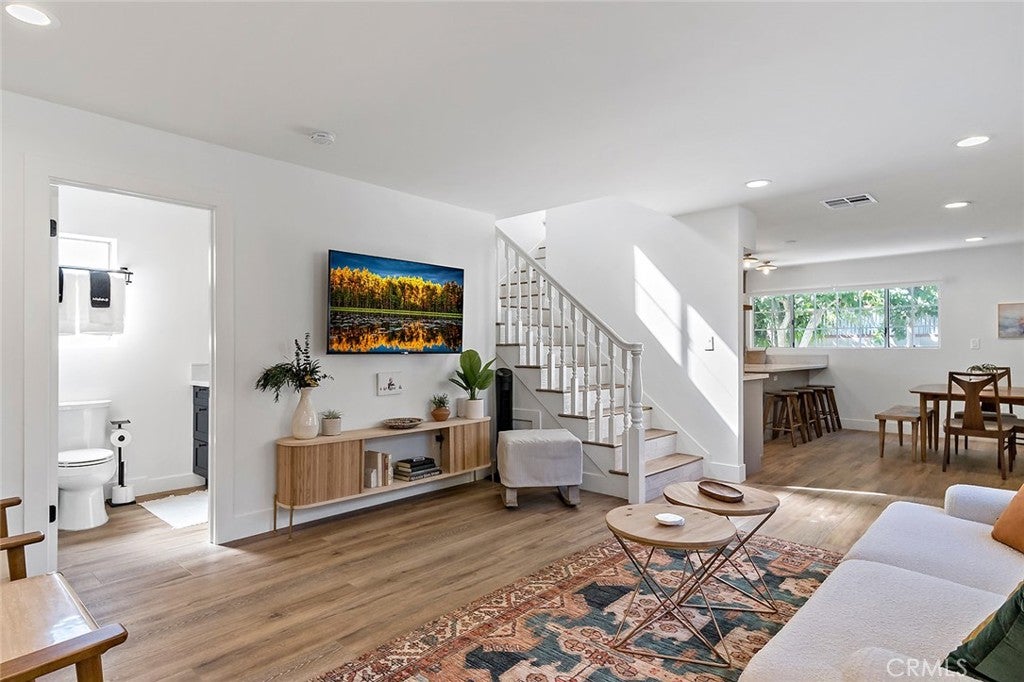 409 N Avon