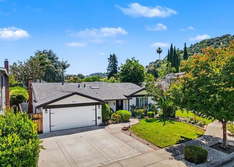 Photo of 6014 Paxton Court, San Jose, CA 95123 (MLS # ML82045998)
