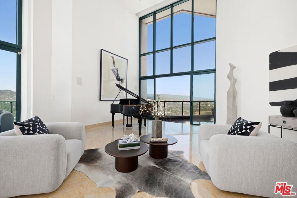 Photo of 10490 Wilshire Boulevard #PH4, Los Angeles, CA 90024 (MLS # 25626543)