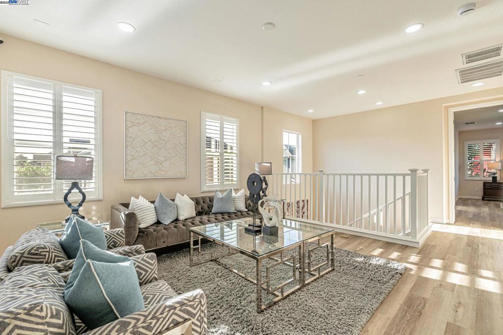 MAGNOLIA COMMON - Residential