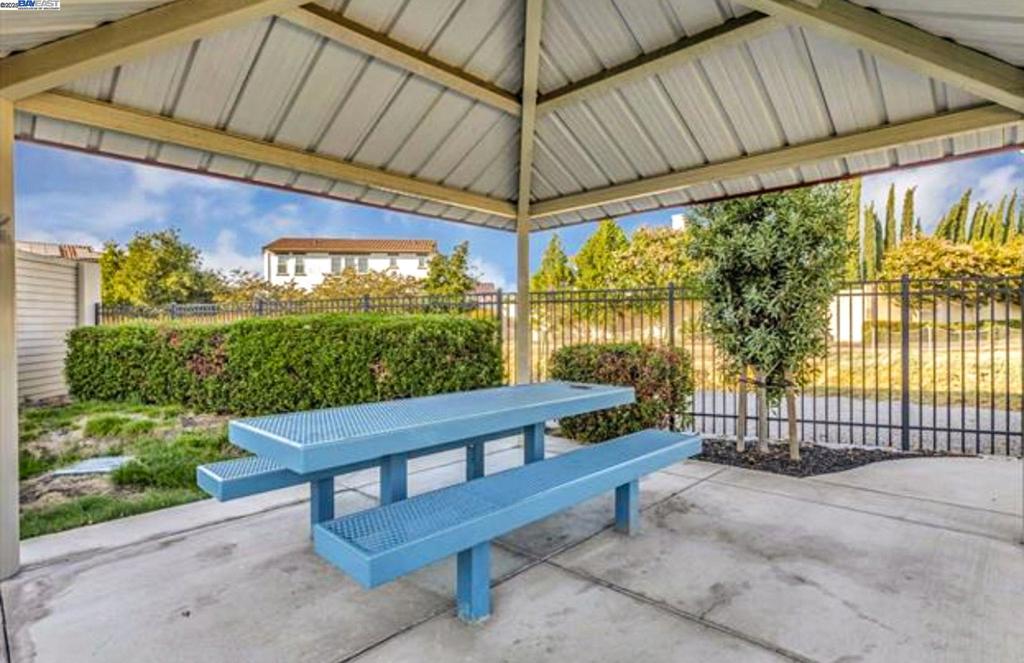MAGNOLIA COMMON - Residential