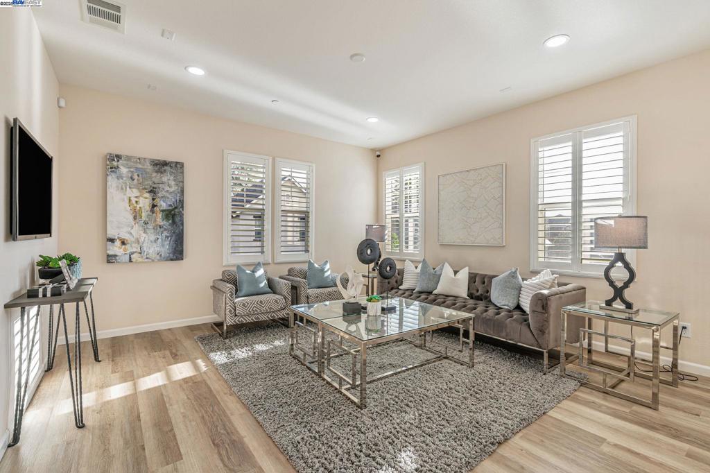 MAGNOLIA COMMON - Residential