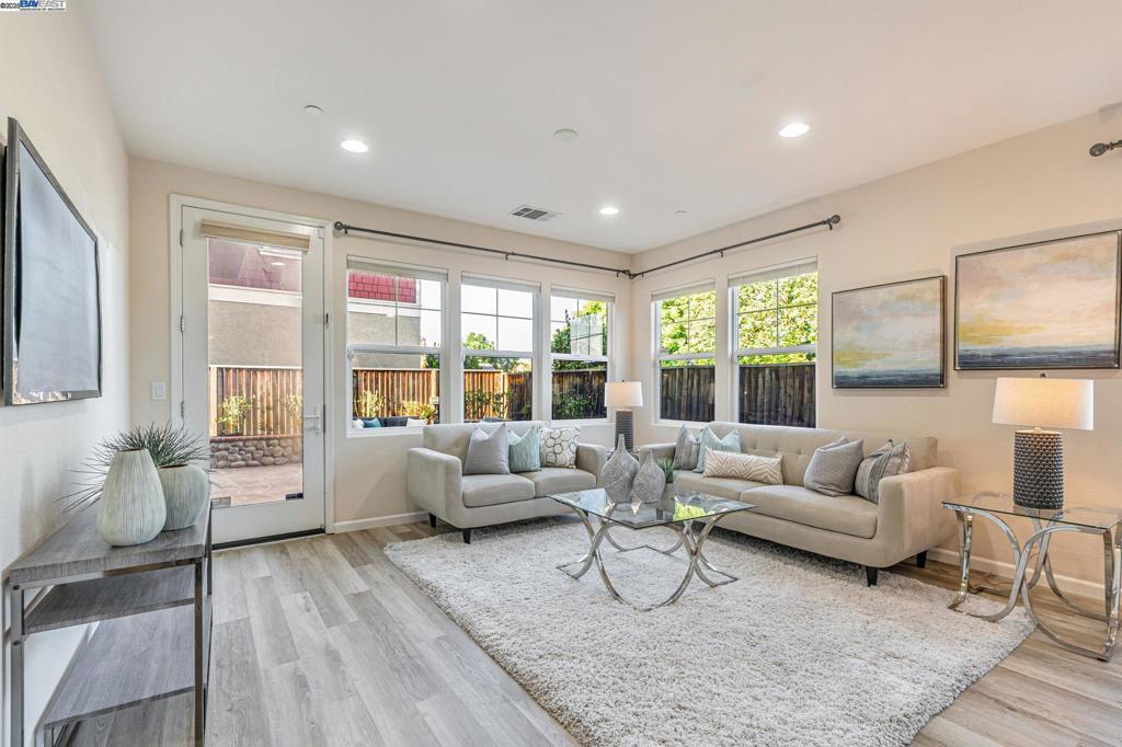 MAGNOLIA COMMON - Residential