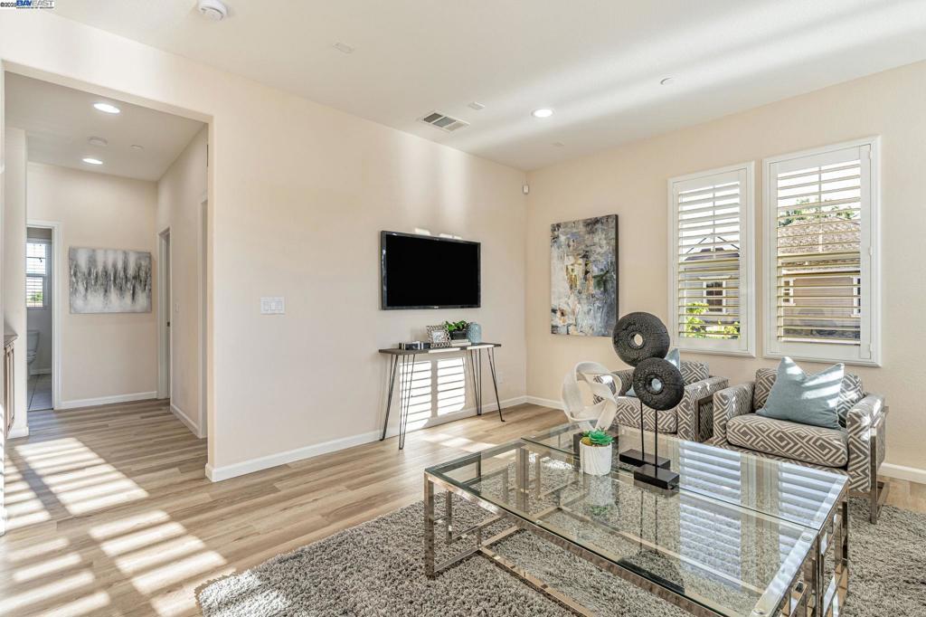 MAGNOLIA COMMON - Residential