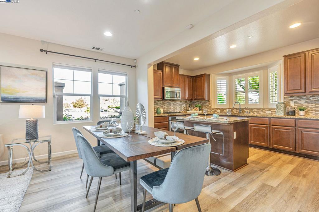 MAGNOLIA COMMON - Residential