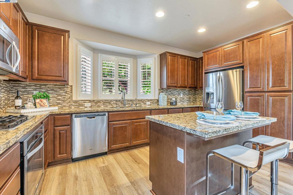 MAGNOLIA COMMON - Residential