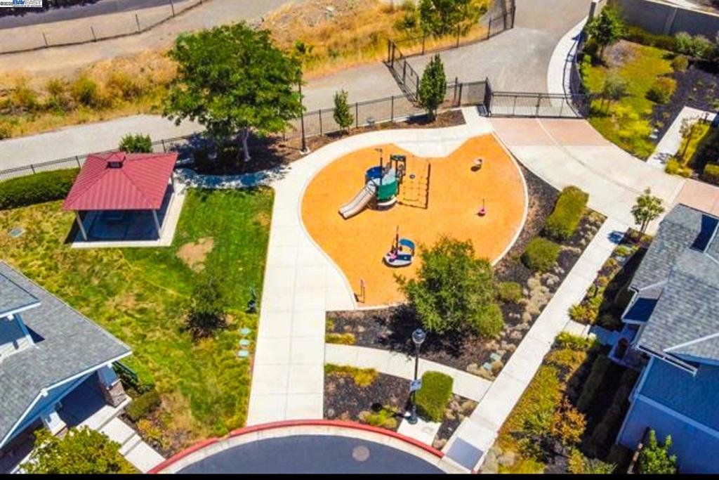 MAGNOLIA COMMON - Residential