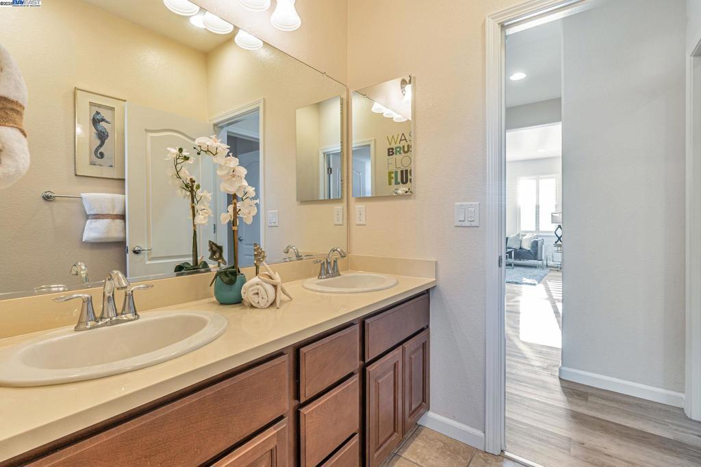 MAGNOLIA COMMON - Residential