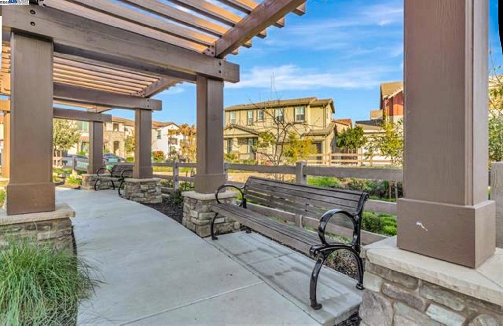 MAGNOLIA COMMON - Residential