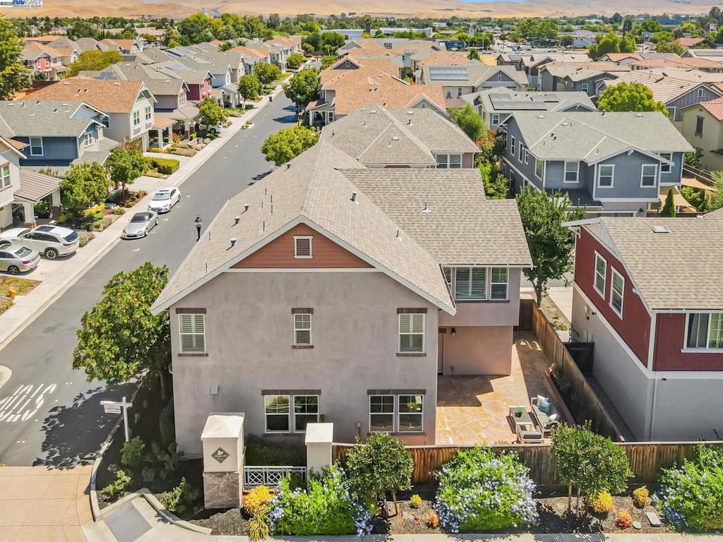 MAGNOLIA COMMON - Residential