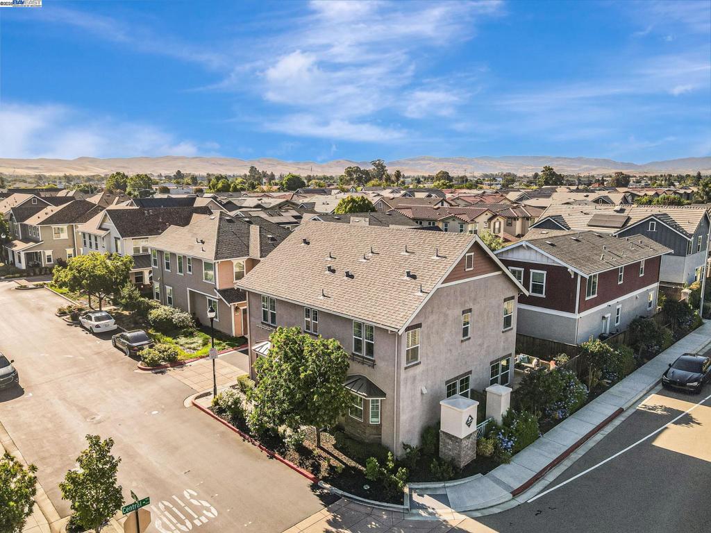 MAGNOLIA COMMON - Residential