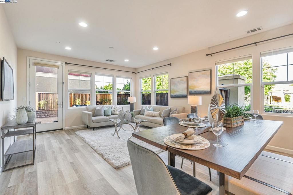 MAGNOLIA COMMON - Residential