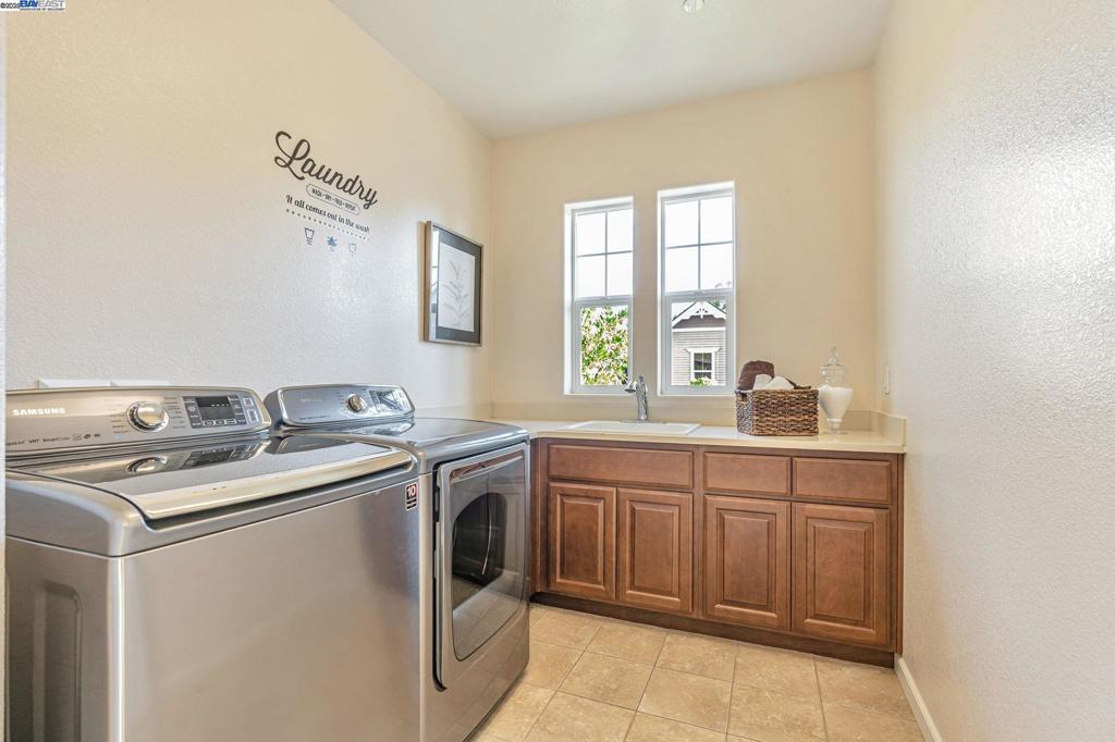 MAGNOLIA COMMON - Residential