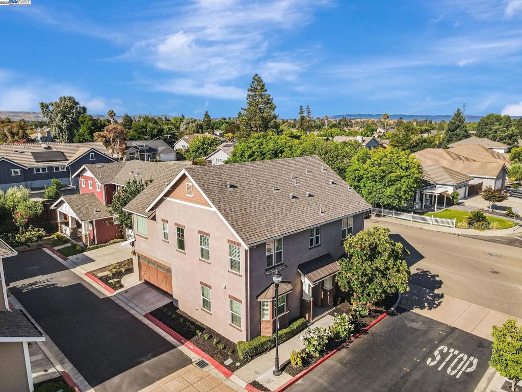 MAGNOLIA COMMON - Residential