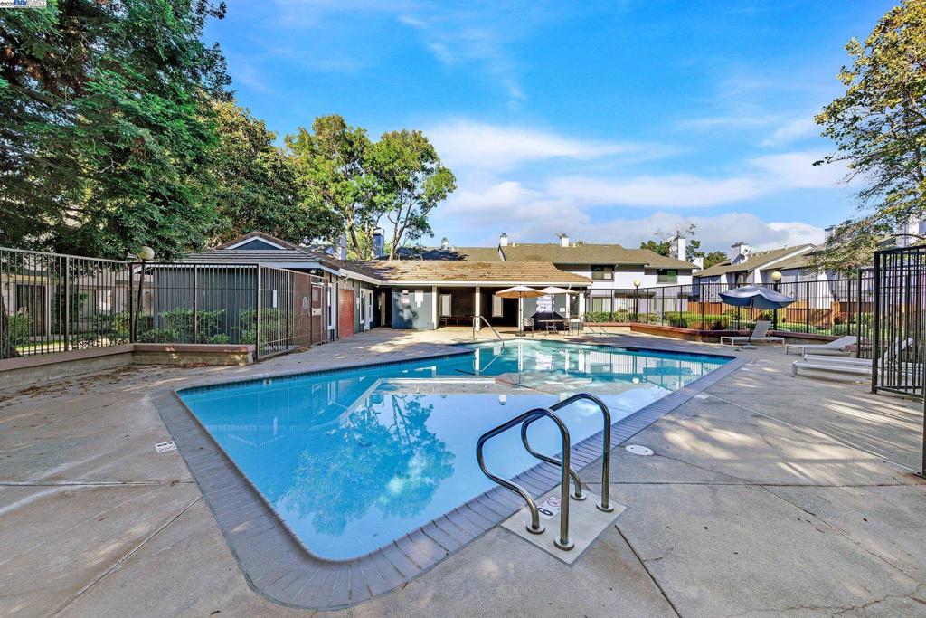 FOXWOOD - Residential