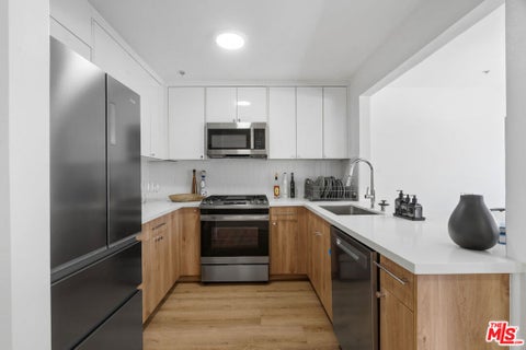 Photo of 16100 W Sunset Boulevard #105, Pacific Palisades, CA 90272 (MLS # 26872871)